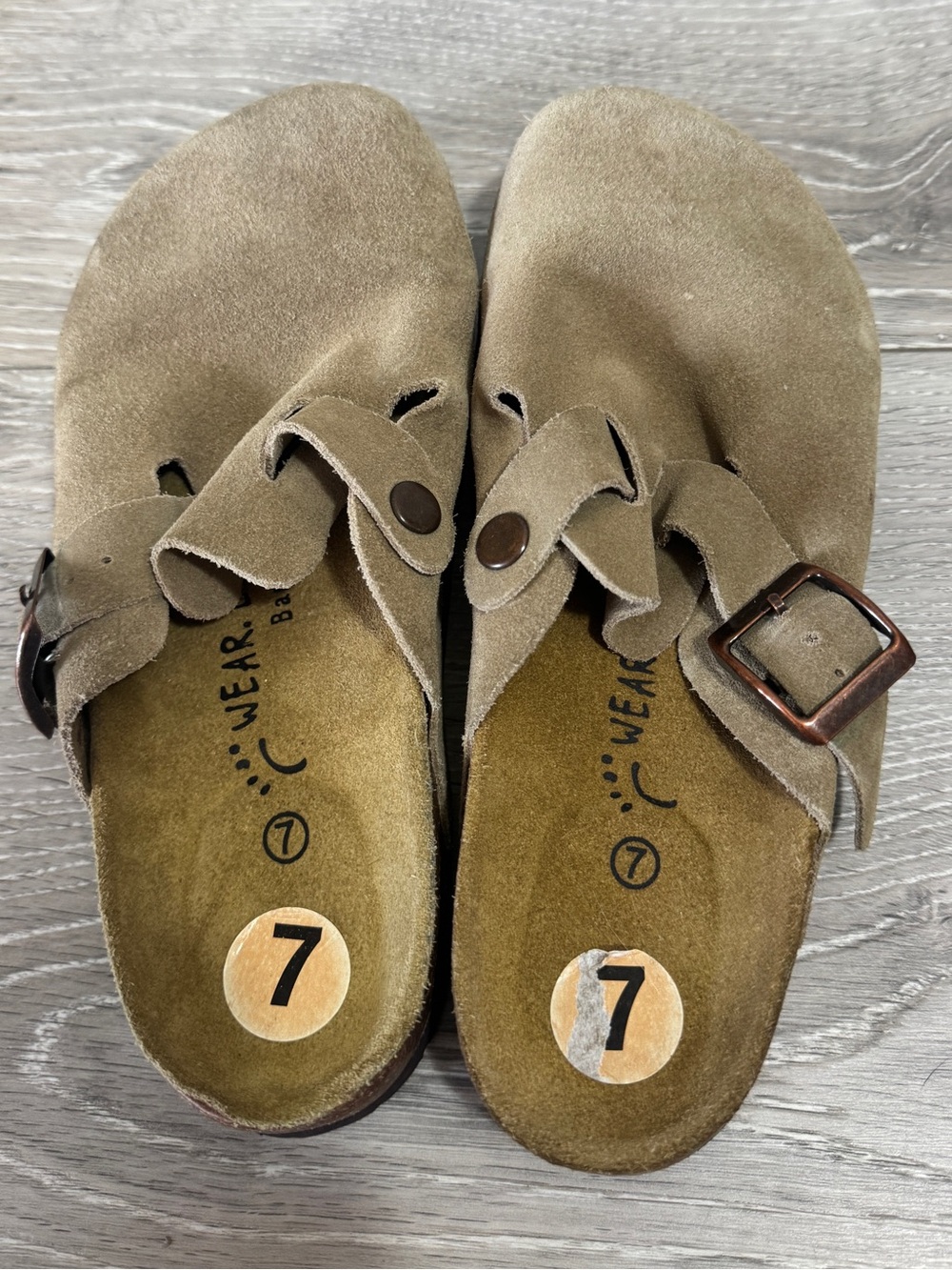 Wear.Ever Bear Traps Lela Suede Clogs Women’s 7 Taupe Boston Style slip ons - Picture 5 of 13